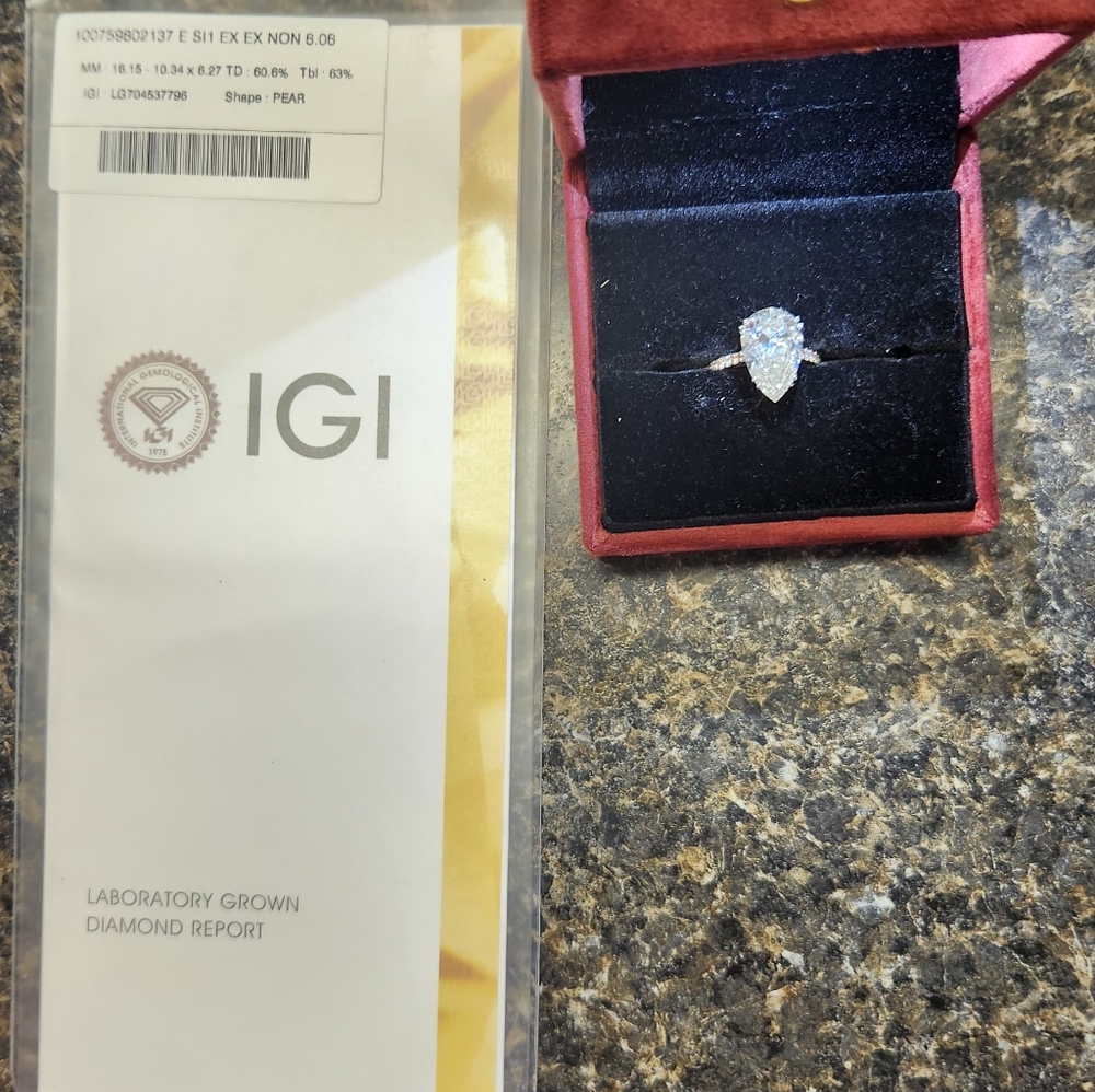 6.5 Carat IGI Pear Cut Platinum Diamond Ring! - Picture 11 of 16